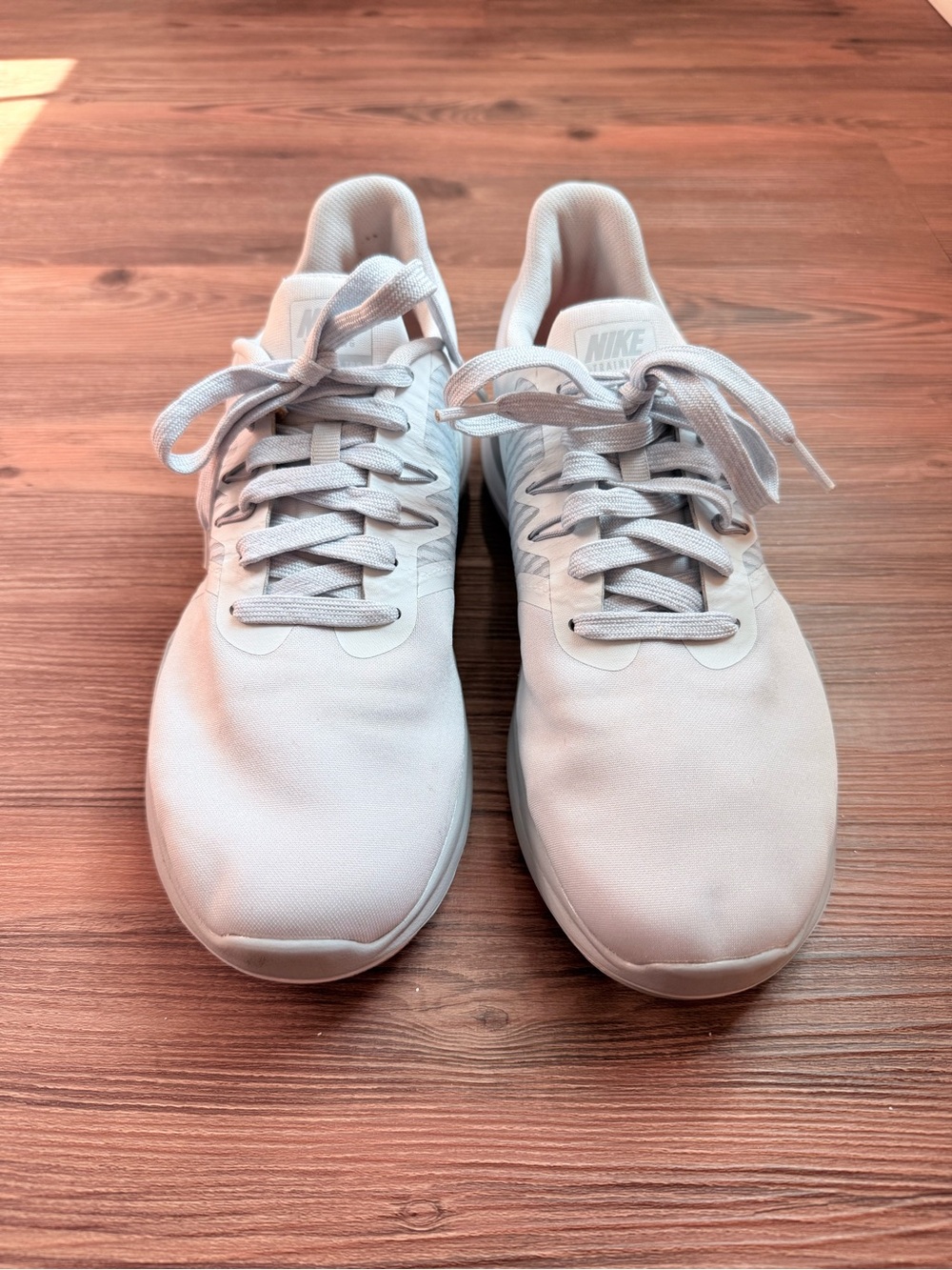 Nike Women’s Training Shoe - In Season TR8 - size 7